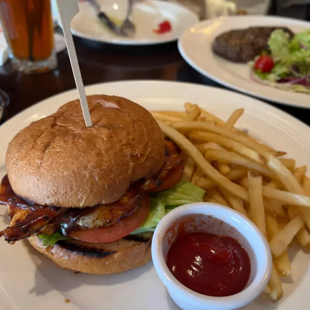 至尊烤雞肉漢堡