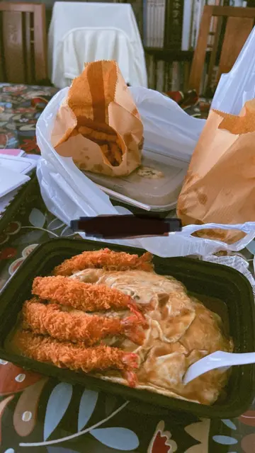 R5 吉烈炸蝦蛋包飯＄48
