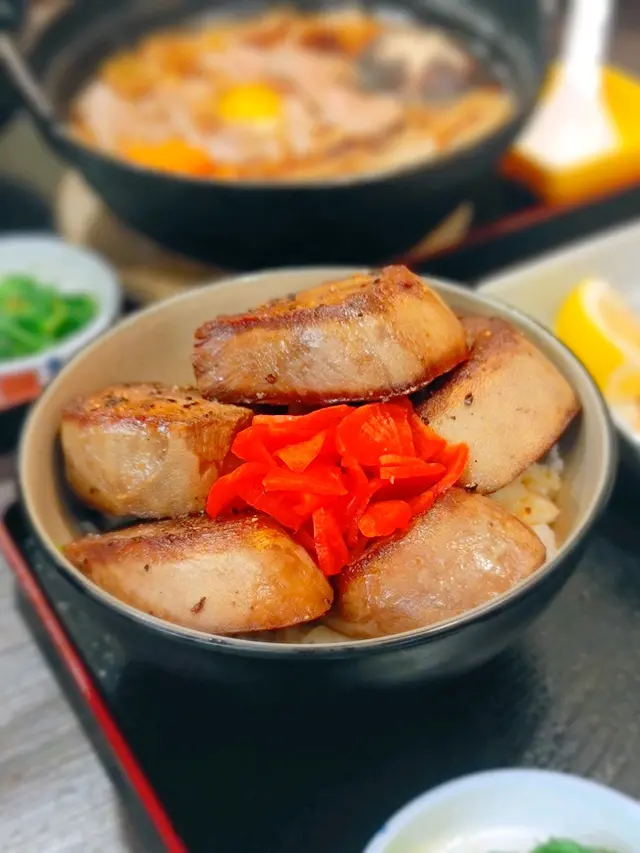 超級厚牛舌😍😍果然是牛舌專家！一份定食有5塊巨型牛舌👅咬下去非常軟腍腍🔥肉汁非常多配上少少油脂，真係很好食😍😍