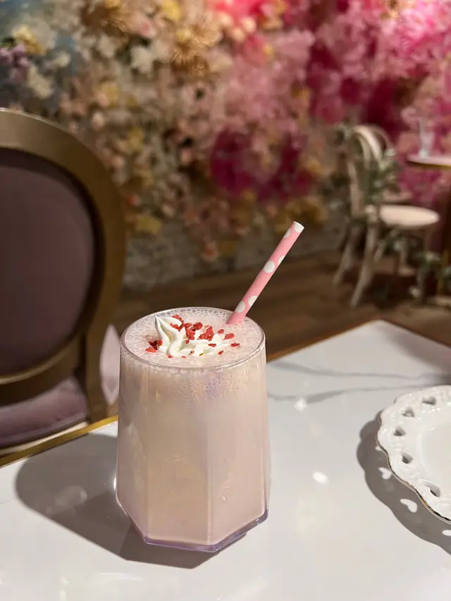 草莓香蕉奶昔