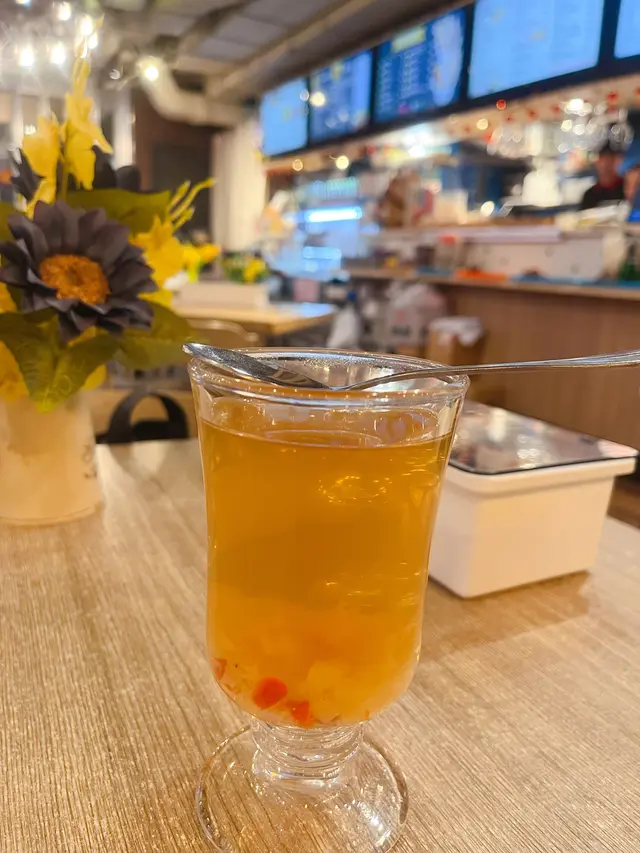 雪耳雪梨杞子茶