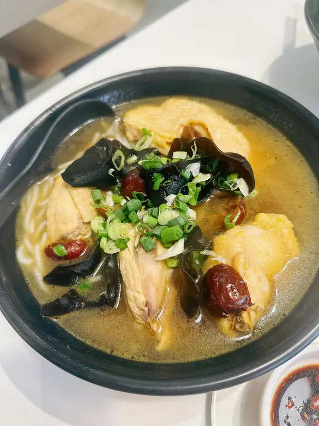 招牌藥膳醉雞麵