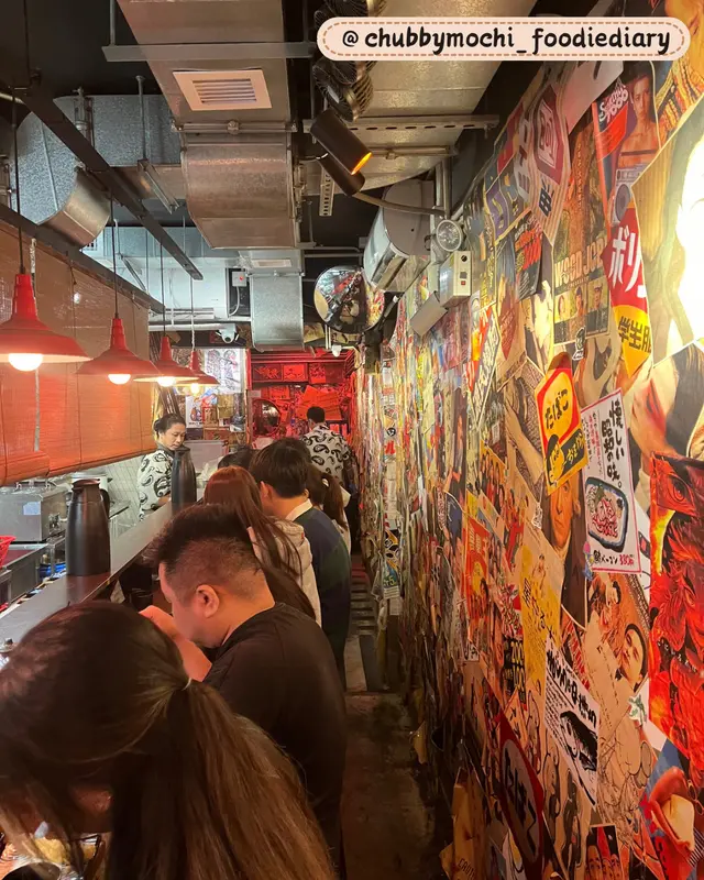 下面嘅座位比較逼,排隊入去都半個鐘