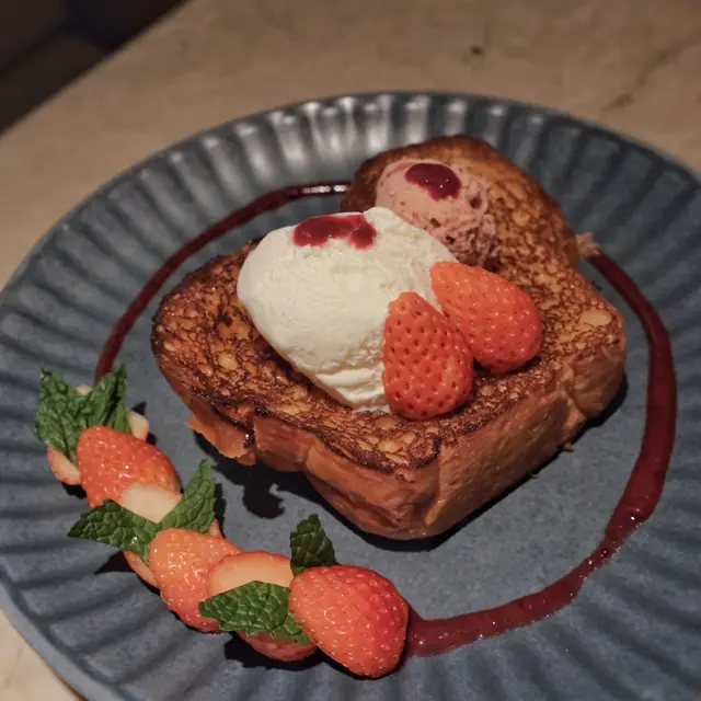 香甜士多啤梨法式吐司