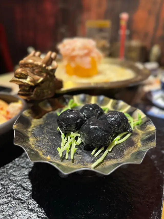 手打鵝肝墨汁墨魚丸