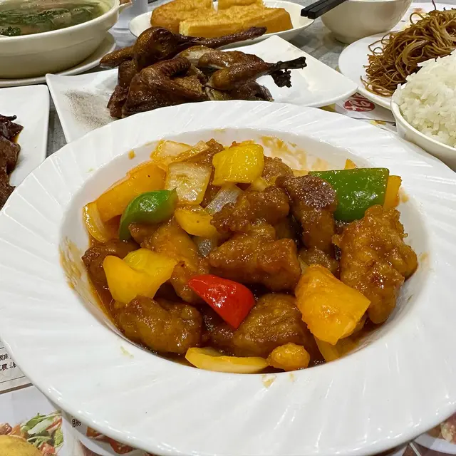 菠蘿咕嚕肉