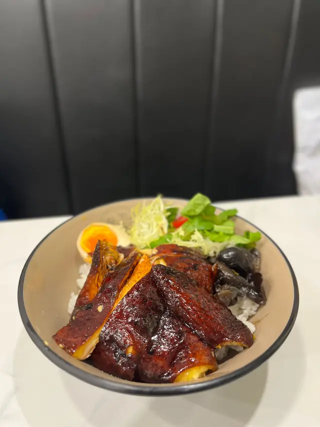 秋意去骨豉油雞飯