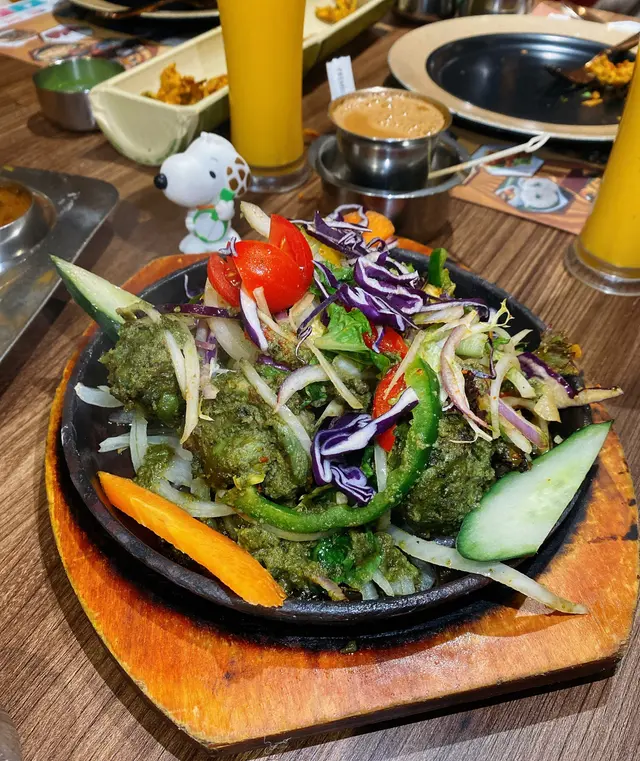 Pudhina Murgh Tikka