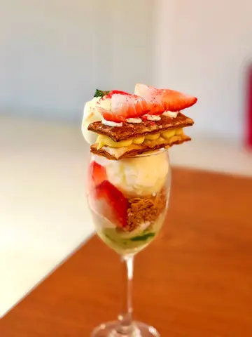 士多啤梨拿破仑抹茶芭菲