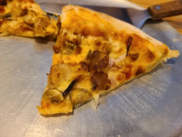 BBQ烤雞磨菇手拉Pizza