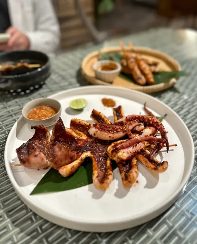 原隻大魷魚