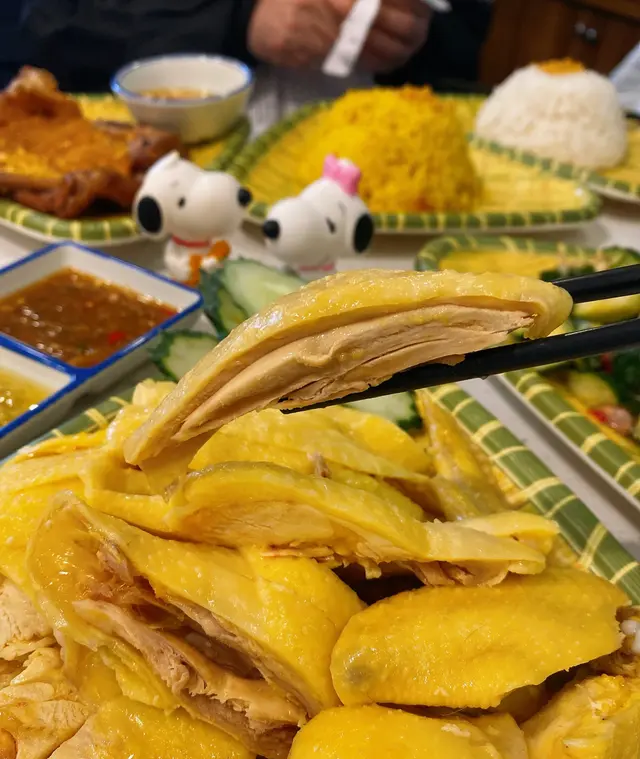 暢和招牌海南雞半隻