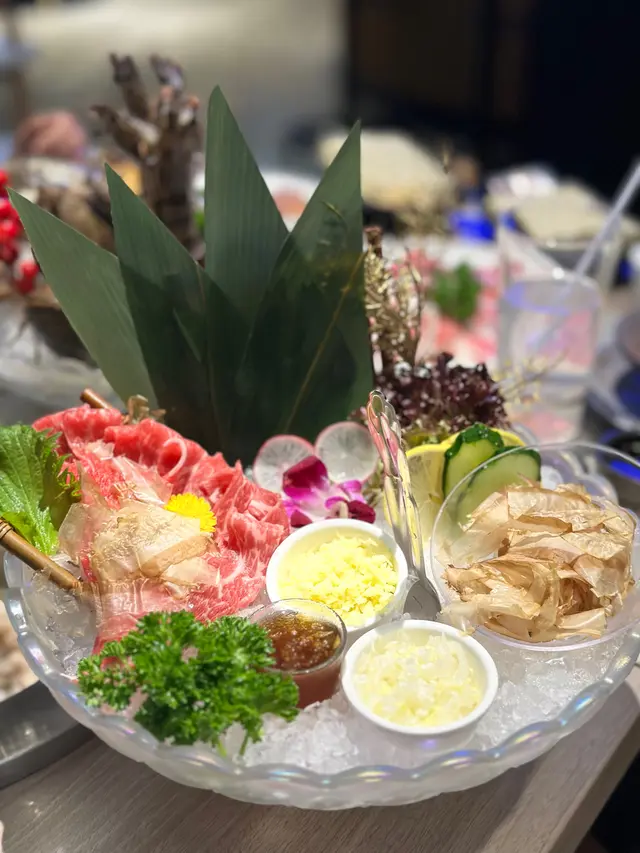 #foodie #刺身 #生牛肉 #FoodieLife #openricehk #lovefood #DiningExperience #eat #火鍋 #hotpot #海鮮