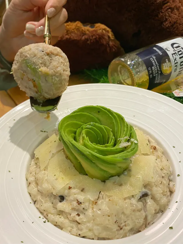 🥑一層層的牛油果花