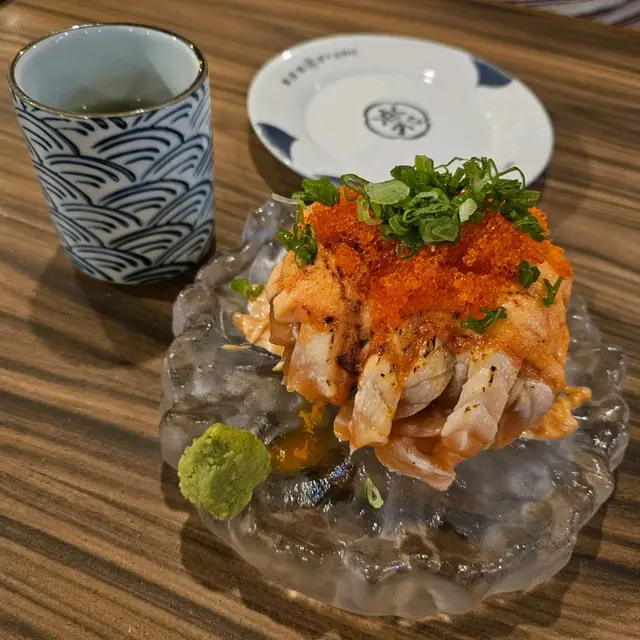 灸燒三文魚層層疊