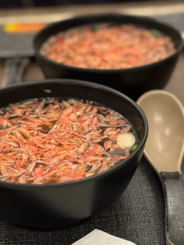 超級多櫻花蝦🦐令一碗普通既味噌湯昇華 帶啖啖鮮味同口感