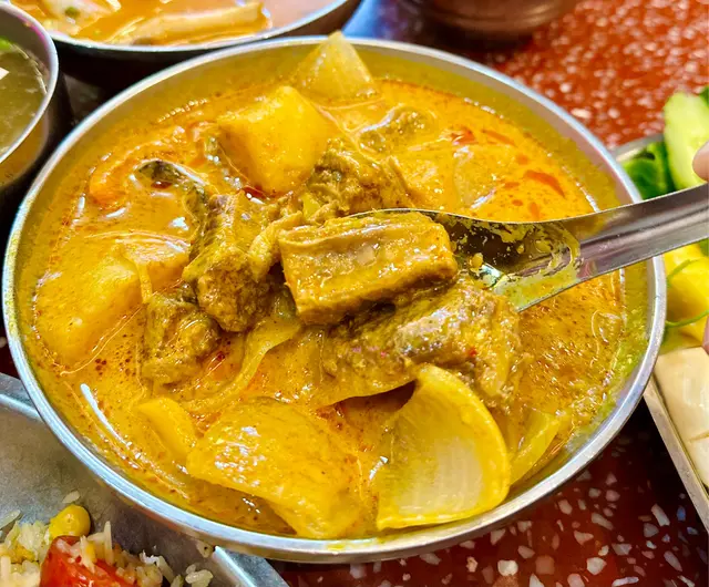 泰式黃咖喱牛腩