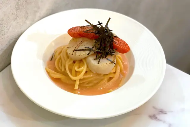 炙燒北海道帶子配蒜香明太子扁意粉