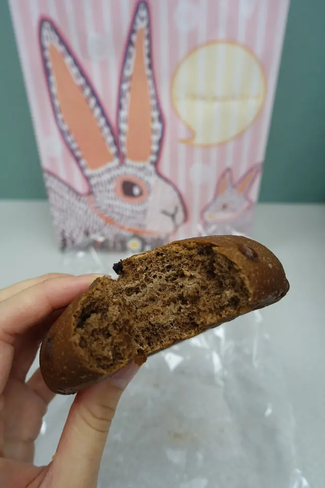 夾雜住朱古力粒,朱古力粒略為溶化,入口軟滑甜美!