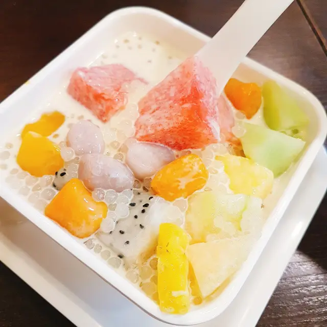 椰汁雜果西米露+芋圓