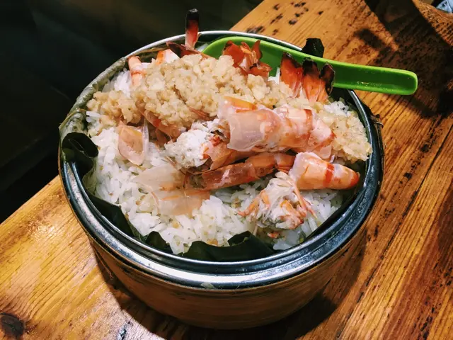 蒜蓉蒸開蝦邊飯