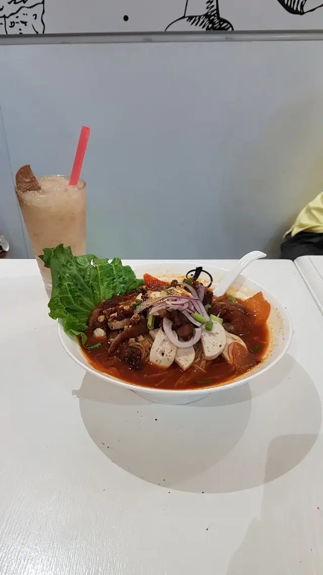 胡志明市紅蕃茄四寶湯檬粉