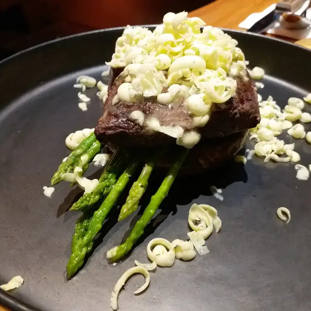 牛肩胛配露荀黑松露波特菇