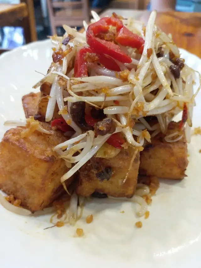 XO醬炒蘿蔔糕🥕$33
蘿蔔糕切到粒粒大細相若,炸到外脆內軟,而且一點油膩感都冇仲好乾身。芽菜很香口,蘿蔔糕表面帶點 XO醬及椒鹽味,唔辣仲好惹味😚😚,好食到唔停得口。