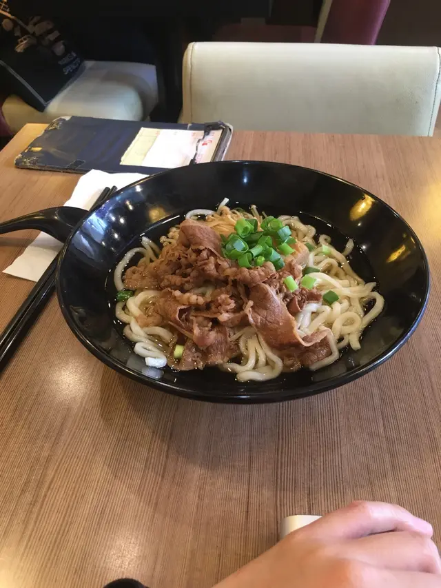 招牌汁煮金菇牛肉烏冬