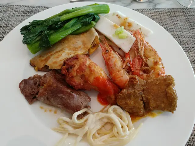 泰式炒蝦肉實彈牙，雞槌炸得香口，咖哩腩炆得夠淋