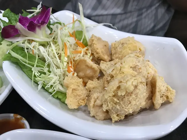 脆炸馬來豆卜釀蝦膠