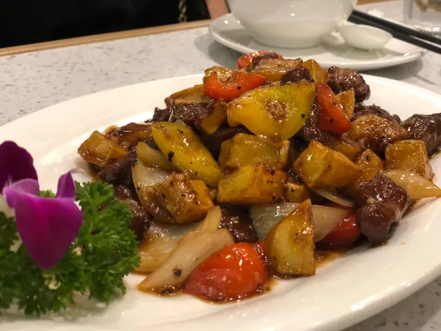 蜜椒薯仔牛柳粒