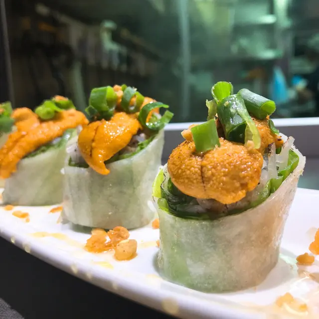 海膽壽司手撕雞檬紙卷