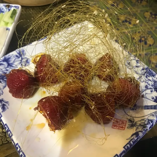 士多啤梨唔算酸又唔算甜,跟埋糖絲食都唔會過甜