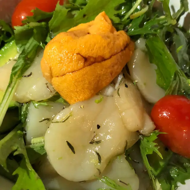 牛油果帆立貝洋風海膽沙律