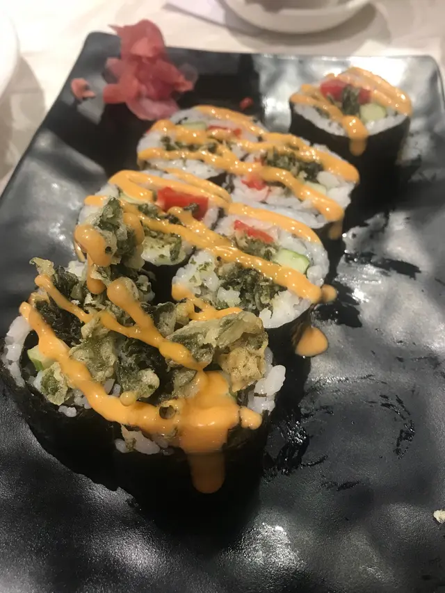 實際是炸紫菜，味道還不錯，只是外型似炸軟殼蟹，實際是紫菜