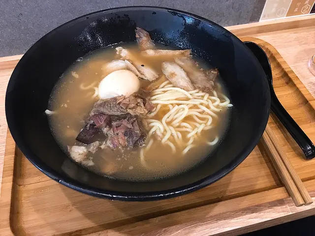 溏心蛋、烤焗豬頸肉同埋柱侯牛腩