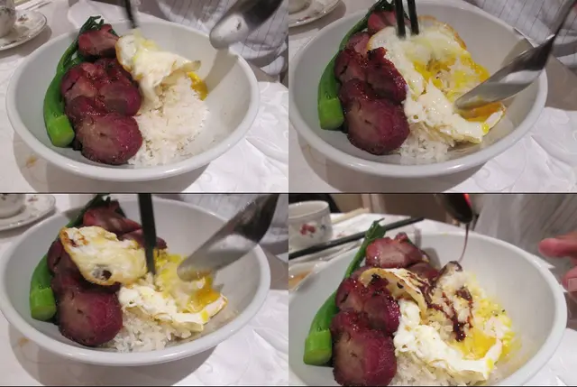 蛋黃跟米飯拌勻，再淋上叉燒汁