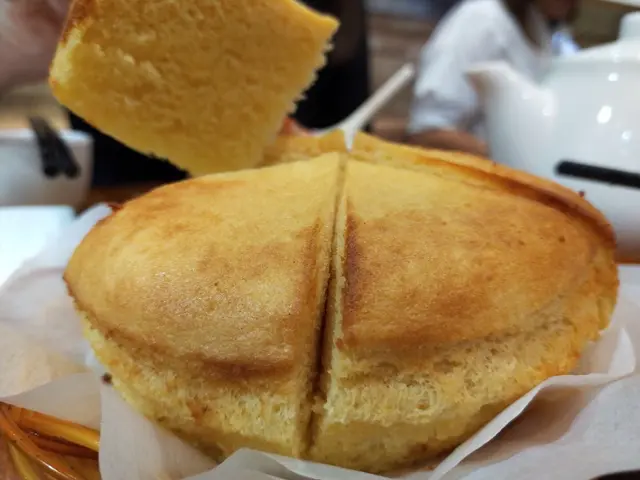 真係正到爆炸，我本身已經好鍾意食馬拉糕。師傅將外邊嘅皮全部烤至香脆，有一陣一陣嘅烤培味道！到嘅時候記得叫一個！