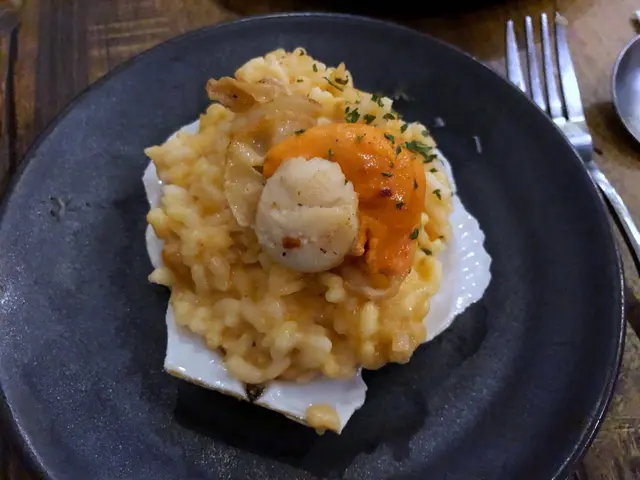 香煎牛油帶子配海鮮龍蝦汁意大利飯