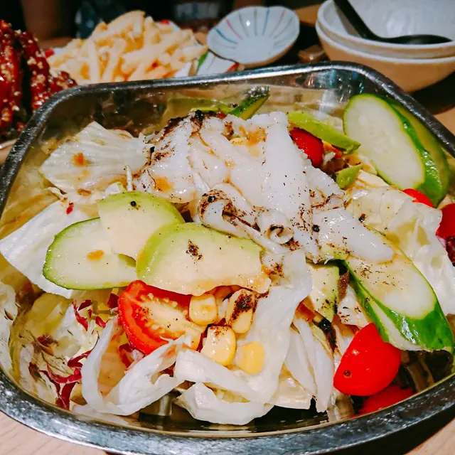 火焰左口魚邊牛油果沙律