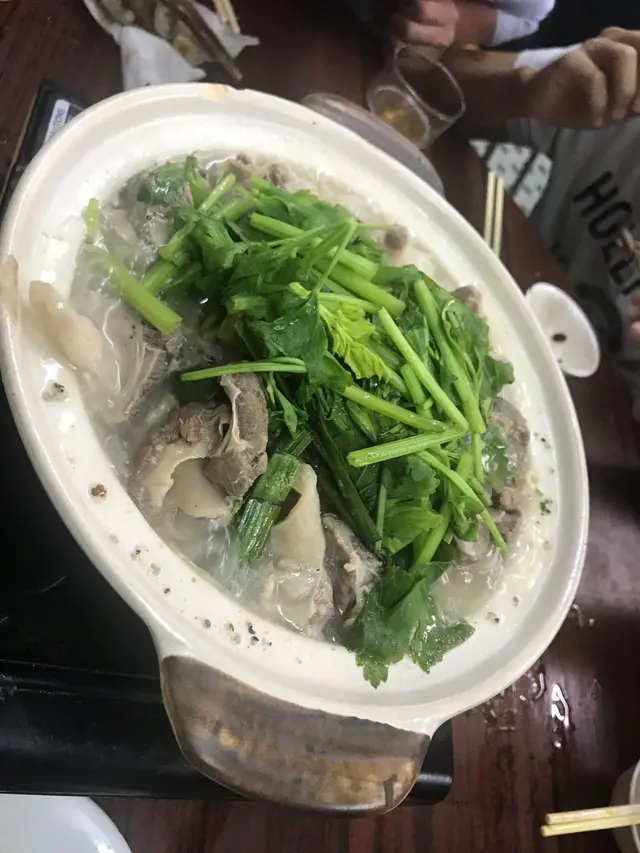 豬雜蝴蝶腩煲