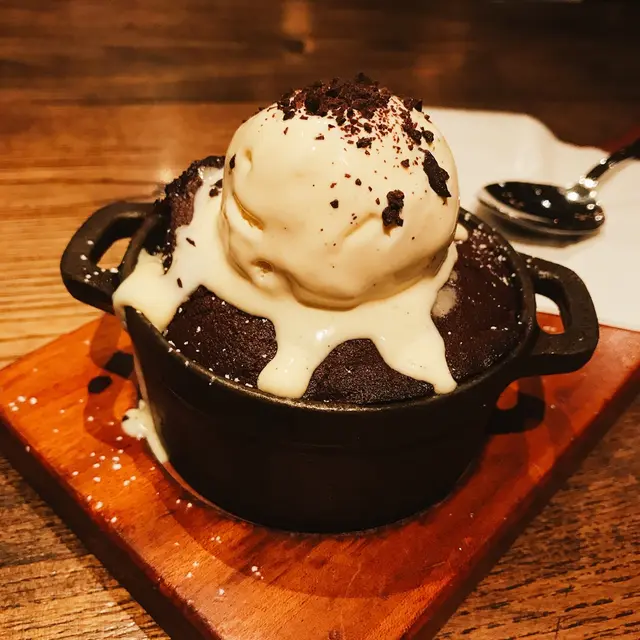 招牌香濃朱古力蛋糕