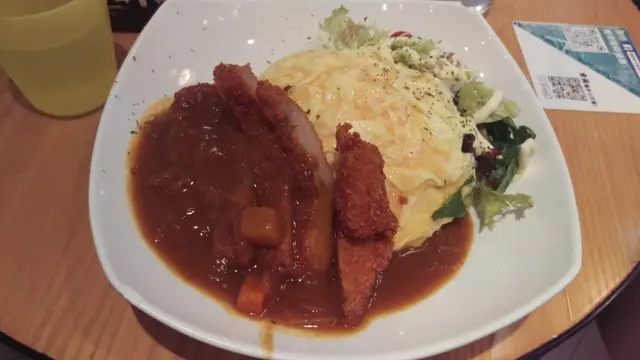 日式咖喱汁吉列豬排牛乳蛋包飯