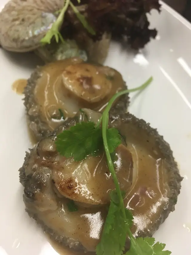 白胡椒好香喔!鮑魚腍又口感正