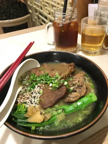 黑卤水牛𦟌牛脷托面  $98