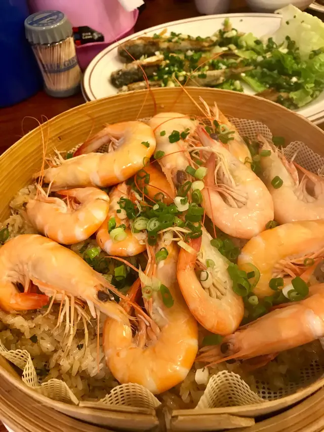蝦很鮮，糯米飯都軟熟，配上自家辣椒豉油，味道不錯
