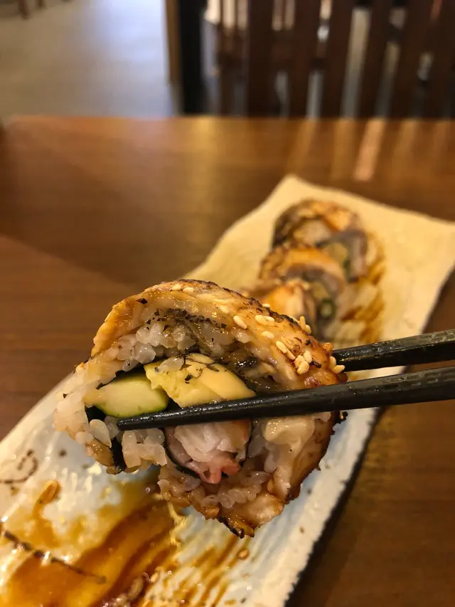 火炙鰻魚芝士芝麻反卷(8件)