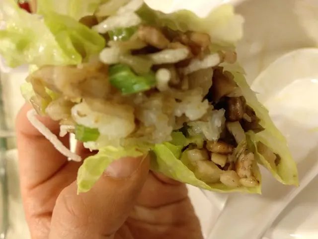 乾隆龍蝦崧生菜包