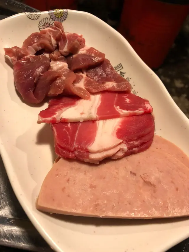 烤梅頭肉、烤豬肉、午餐肉
